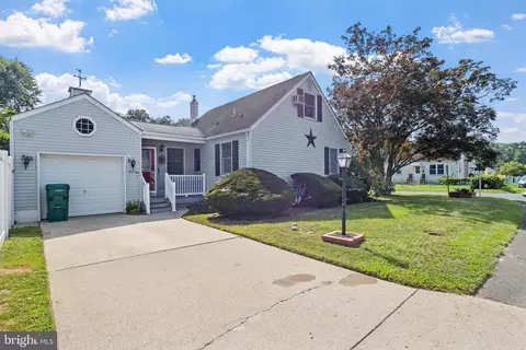 9017 2nd St, Levittown, PA 19054