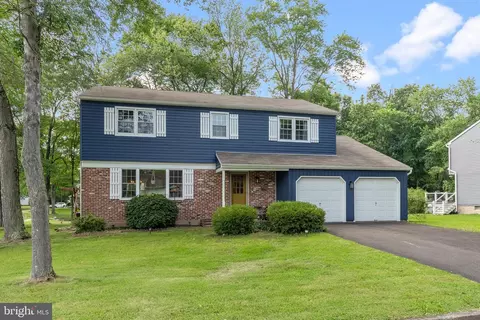 1002 Liberty Ln, Warrington, PA 18976