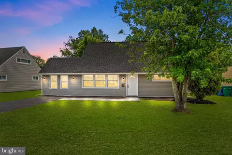 36 Violet Rd, Levittown, PA 19057
