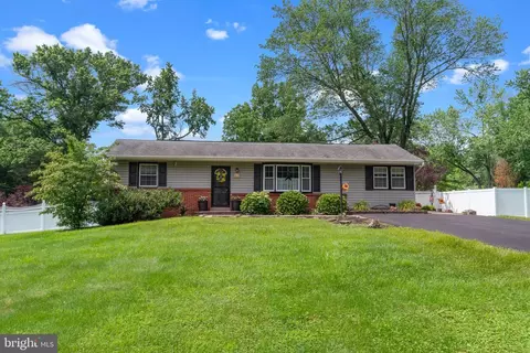 2256 Patty Ln, Warrington, PA 18976