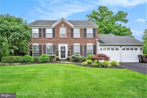 1408 W Fernbrook Dr, Warrington, PA 18976