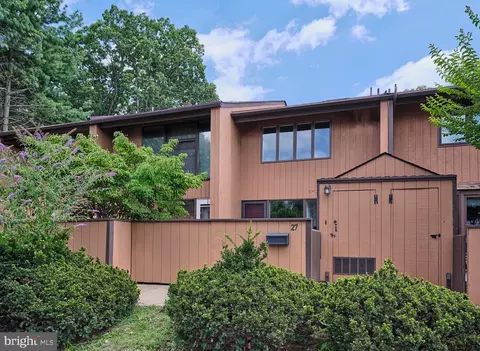27 Arden Way, New Hope, PA 18938