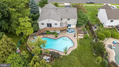 859 Stallion Rd, Warrington, PA 18976
