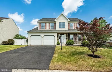 1221 Meadow Brook Dr, Quakertown, PA 18951