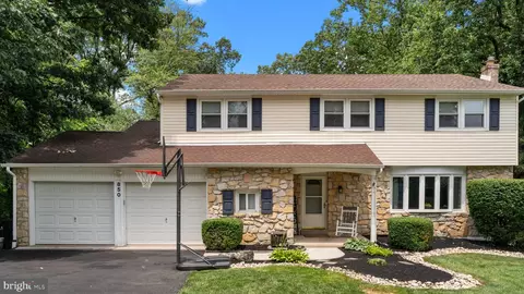 850 Sycamore Dr, Southampton, PA 18966