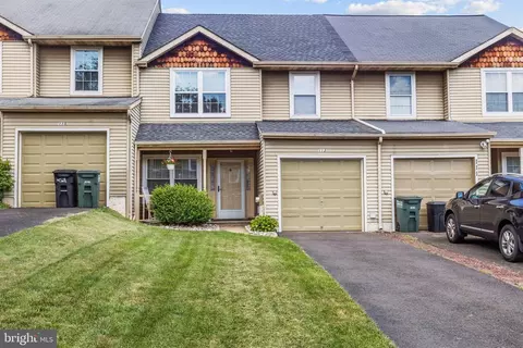 113 Mulberry Dr, Holland, PA 18966
