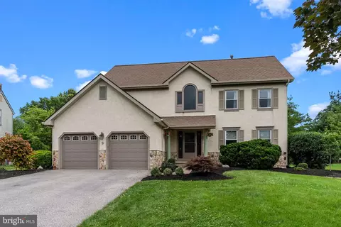 9 Bridal Rose Ct, Newtown, PA 18940