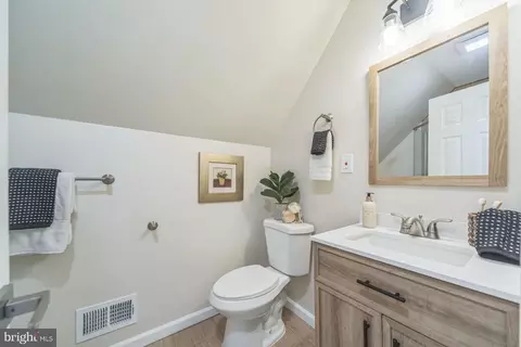 Bath - 1031 First Ave, Croydon, PA 19021 photo 2 of 3