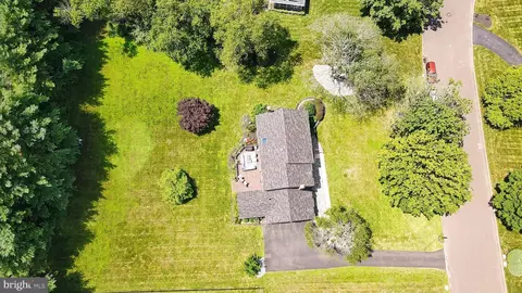 View/Area - 1449 Windrow Ln, Yardley, PA 19067 photo 3 of 4