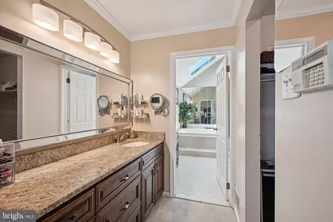 Bath - 1449 Windrow Ln, Yardley, PA 19067 photo 1 of 5