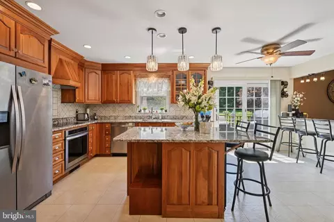 Kitchen - 1449 Windrow Ln, Yardley, PA 19067 photo 2 of 4