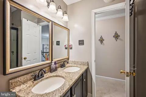 Bath - 1449 Windrow Ln, Yardley, PA 19067 photo 4 of 5