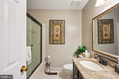 Bath - 1449 Windrow Ln, Yardley, PA 19067 photo 5 of 5