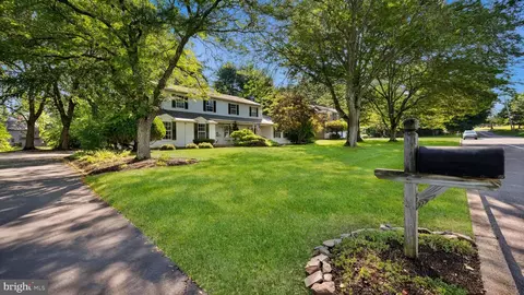 65 Meetinghouse Rd, Doylestown, PA 18901