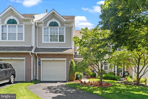 34 Camellia Ct, Newtown, PA 18940