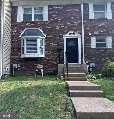 339 N Mount Vernon Cir, Bensalem, PA 19020