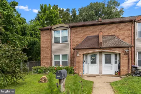 135 Hollybrooke Dr, Langhorne, PA 19047