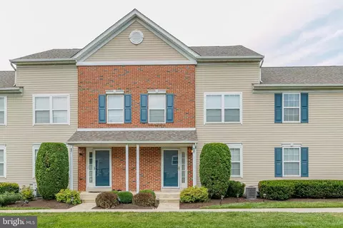 837 Purple Martin Ct #215, Warrington, PA 18976