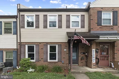 54 Princeton Ct, Langhorne, PA 19047