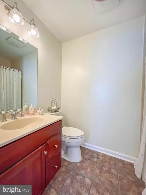 64 Long Loop Rd, Levittown, PA 19056 photo 22