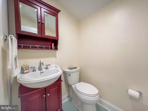 64 Long Loop Rd, Levittown, PA 19056 photo 11
