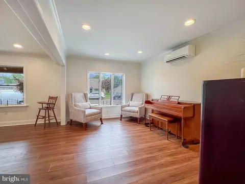 64 Long Loop Rd, Levittown, PA 19056 photo 7