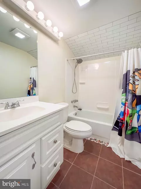 64 Long Loop Rd, Levittown, PA 19056 photo 38