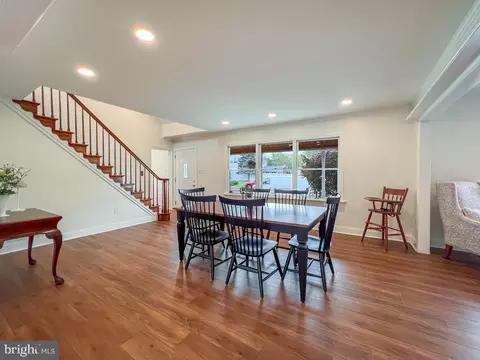 64 Long Loop Rd, Levittown, PA 19056 photo 4