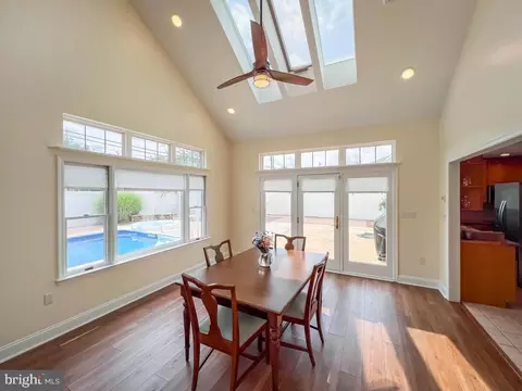 64 Long Loop Rd, Levittown, PA 19056 photo 15