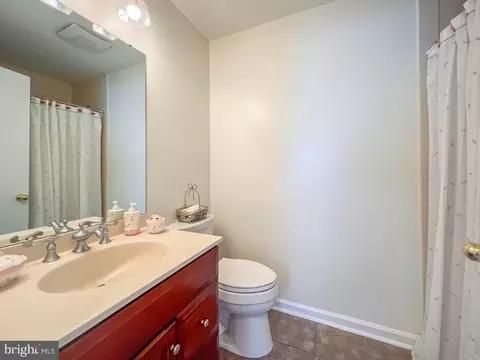64 Long Loop Rd, Levittown, PA 19056 photo 20