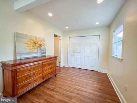 64 Long Loop Rd, Levittown, PA 19056 photo 23