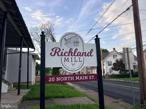 20 N Main St, Richlandtown, PA 18955