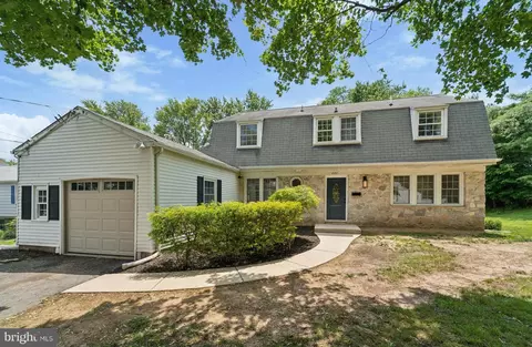 2142 Shetland Dr, Warrington, PA 18976