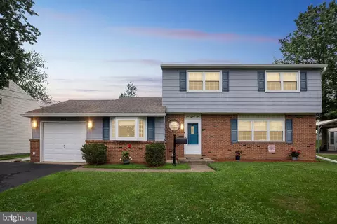 Exterior - 124 Wallace Dr, Warminster, PA 18974 photo 4 of 7