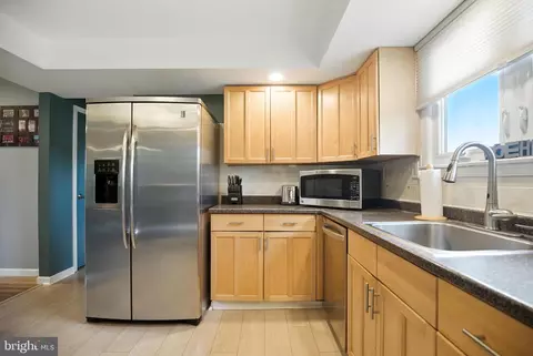 Kitchen - 124 Wallace Dr, Warminster, PA 18974 photo 5 of 5