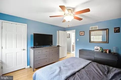 Bedroom - 124 Wallace Dr, Warminster, PA 18974 photo 2 of 4