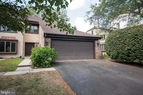 12 Farmington Pl, Newtown, PA 18940