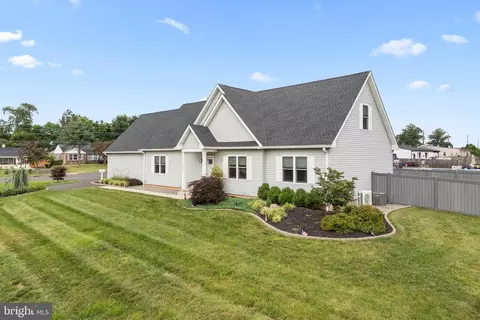 1549 W County Line Rd, Hatboro, PA 19040