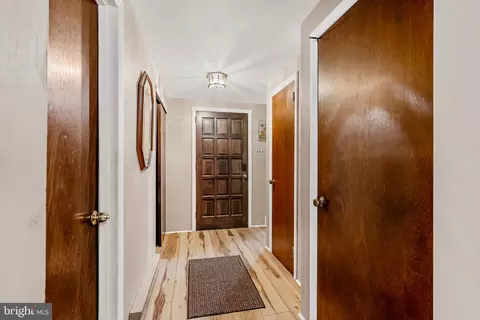 33 Squirrel Rd, Doylestown, PA 18901 photo 4