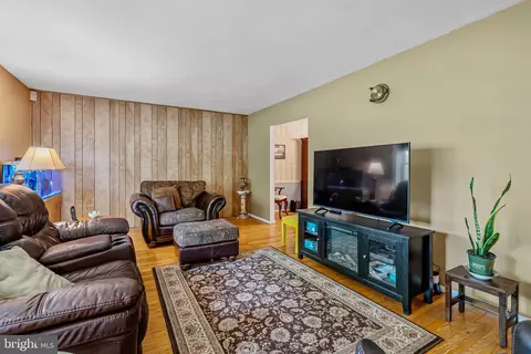 33 Squirrel Rd, Doylestown, PA 18901 photo 15