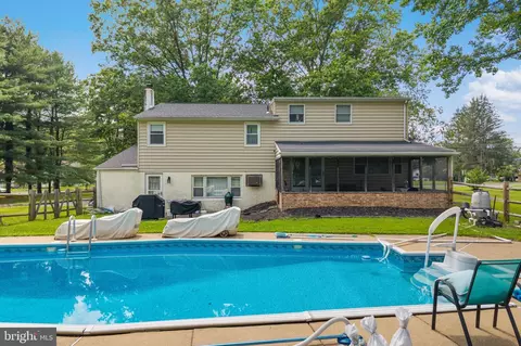 33 Squirrel Rd, Doylestown, PA 18901 photo 31