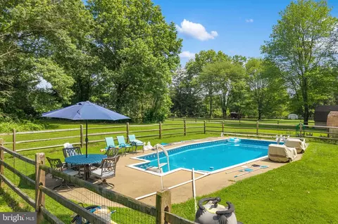 33 Squirrel Rd, Doylestown, PA 18901 photo 33
