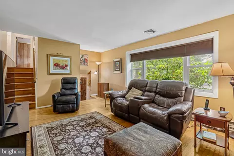 33 Squirrel Rd, Doylestown, PA 18901 photo 17