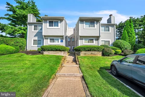 3 Hillcroft Way, Newtown, PA 18940
