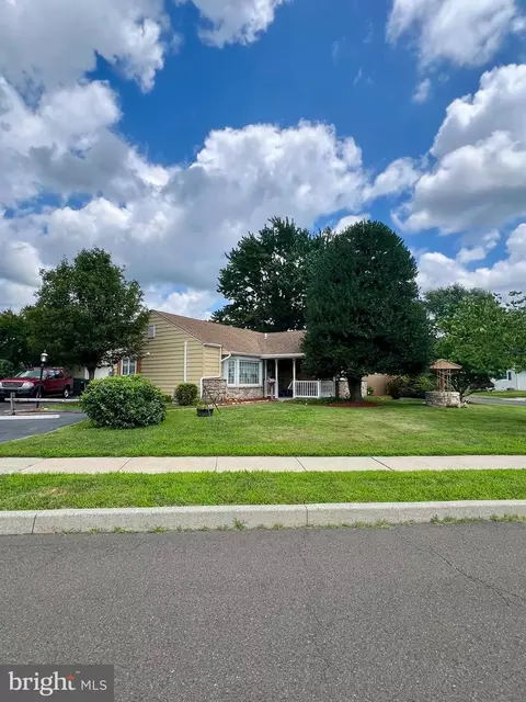 142 Bedford Rd, Fairless Hills, PA 19030