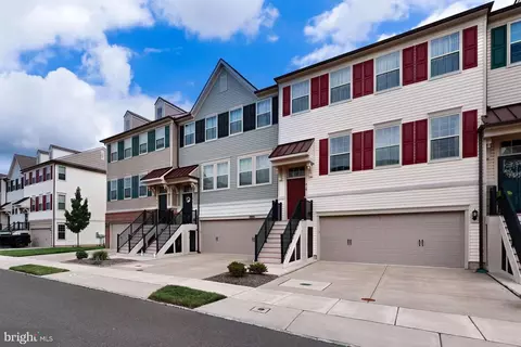 419 Tall Oaks Dr, Warminster, PA 18974