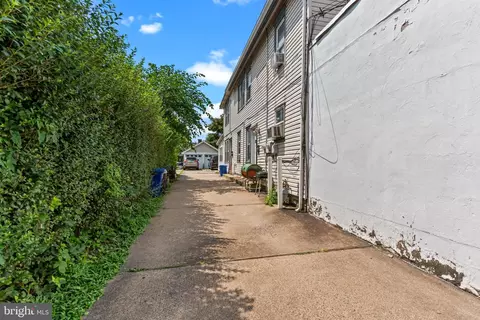 35 W Lincoln Hwy, Penndel, PA 19047