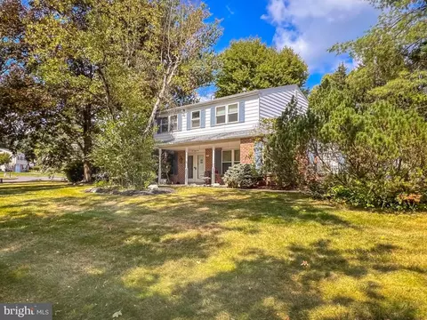 185 Toll Dr, Southampton, PA 18966