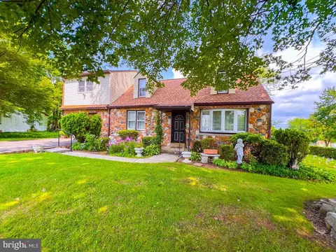 4546 Summit Ln, Bensalem, PA 19020