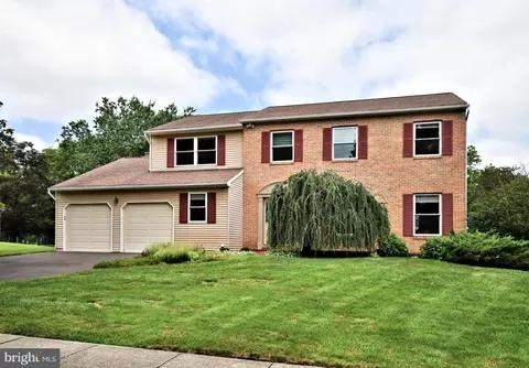 203 Holly Dr, Chalfont, PA 18914